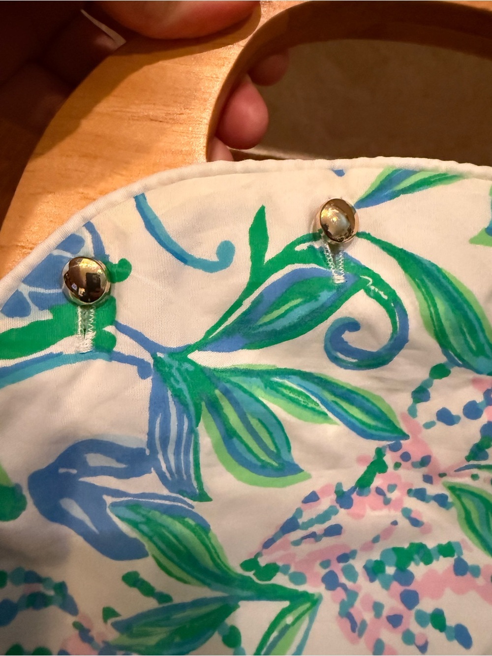 Lilly Pulitzer Bermuda Bag w/Wooden Handle Reversible Pink Green flowers/Striped - Picture 2 of 8